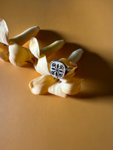 Load image into Gallery viewer, GOLD Puakenikeni Quilt RING