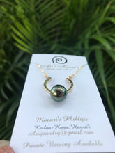 Load image into Gallery viewer, Kapuaʻihaolio Momi (Horseshoe)