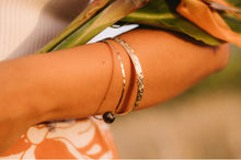 Load image into Gallery viewer, Pearl Bangle