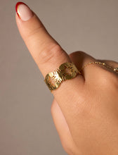 Load image into Gallery viewer, ʻAʻaliʻi Cut Out Ring
